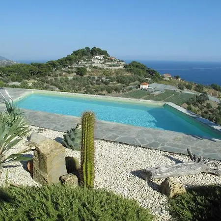 Sleeps 6 Pool Wifi * Costarainera
