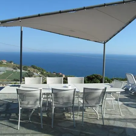 Nyaraló Sleeps 6 Pool Wifi Costarainera