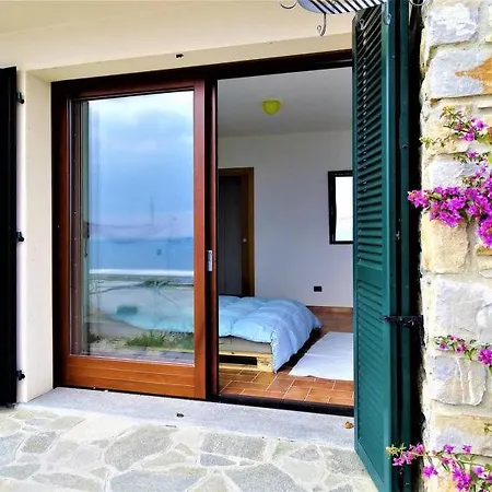 Sleeps 6 Pool Wifi