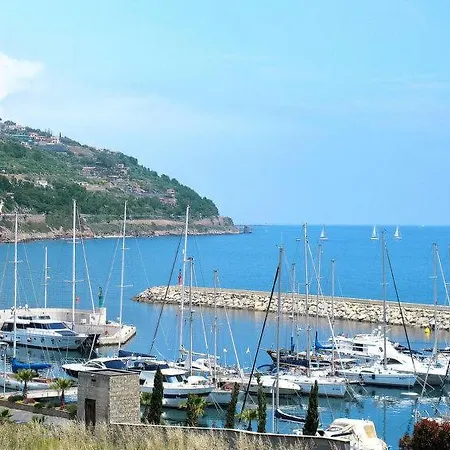 Sleeps 6 Pool Wifi * Costarainera